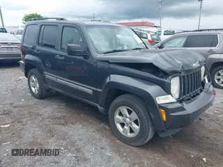 2011 Jeep Liberty Sport Jet z VIN 1J4PN2GK2BW577190, wystawiony jako IAAI lot #42334055 z przebiegiem 178 065 mil mil oraz . Historia ofert i sprzedaży dostępna na DreamBid. Obrazek 1.