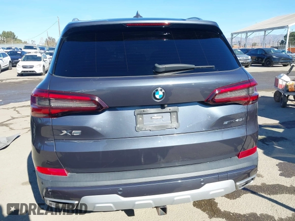 2021 BMW X5 sDrive40i with VIN 5UXCR4C08M9E15642, listed as a IAAI auction lot 41377524 with 76,050 mi miles. Bid and sale history available at carsss.com. Image 17.