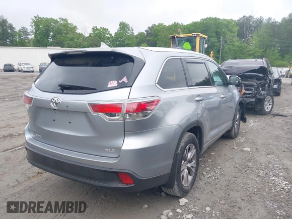 2014 Toyota Highlander XLE z VIN 5TDKKRFH1ES024090, wystawiony jako IAAI lot #42123199 z przebiegiem 58 751 mil mil oraz . Historia ofert i sprzedaży dostępna na DreamBid. Obrazek 4.