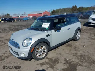 2011 MINI Cooper Clubman with VIN WMWZF3C50BTY00407, listed as a IAAI auction lot 41641922 with 1 mi miles. Bid and sale history available at carsss.com. Image 2.