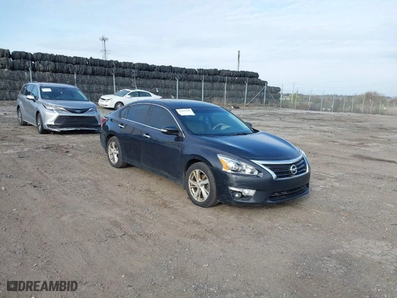 2014 Nissan Altima 2.5 SV with VIN 1N4AL3AP0EC141266, listed as a IAAI auction lot 42012569 with 211,877 mi miles. Bid and sale history available at carsss.com. Image 1.