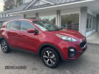 2021 Kia Sportage LX z VIN KNDPMCAC0M7906613, wystawiony jako Copart lot #75019704 z przebiegiem 183 811 mil mil oraz Czysty tytuł • Clean title. Historia ofert i sprzedaży dostępna na DreamBid. Obrazek 1.