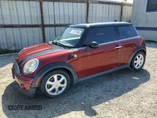 2008 MINI Hardtop with VIN WMWMF335X8TT68198, listed as a Copart auction lot 52207965 with 97,258 mi miles and Clean Title. Bid and sale history available at DreamBid. Image 1.