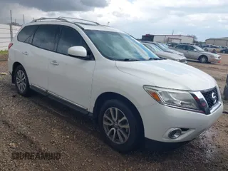 2014 Nissan Pathfinder SV with VIN 5N1AR2MN1EC633801, listed as a IAAI auction lot 41759457 with 190,723 mi miles. Bid and sale history available at carsss.com. Image 1.
