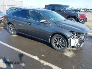2017 Toyota Avalon XLE z VIN 4T1BK1EB5HU262650, wystawiony jako IAAI lot #42004158 z przebiegiem 81 018 mil mil oraz . Historia ofert i sprzedaży dostępna na DreamBid. Obrazek 1.