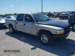 2000 Dodge Dakota Sport with VIN 1B7GL2AX6YS644891, listed as a IAAI auction lot 41961323 with 194,210 mi miles. Bid and sale history available at carsss.com. Image 1.