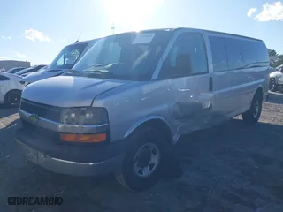 2013 Chevrolet Express Passenger 1LT with VIN 1GAZG1FA6D1103764, listed as a IAAI auction lot 41173886 with 470,000 mi miles. Bid and sale history available at carsss.com. Image 20.