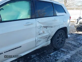 2018 Jeep Grand Cherokee High Altitude with VIN 1C4RJFCGXJC286777, listed as a IAAI auction lot 41269780 with 136,887 mi miles. Bid and sale history available at carsss.com. Image 6.