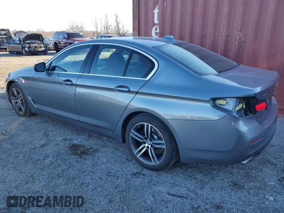2021 BMW 5 Series 530i xDrive with VIN WBA13BJ06MCF12999, listed as a Copart auction lot 43918855 with 26,587 mi miles and Salvage Title. Bid and sale history available at carsss.com. Image 2.