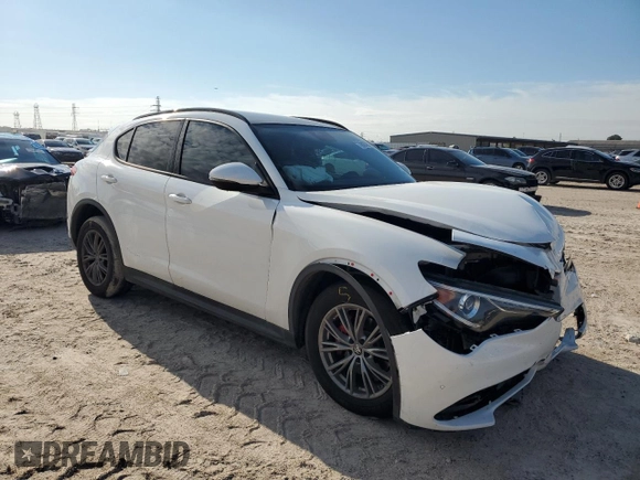 2022 Alfa Romeo Stelvio Sprint z VIN ZASPAKANXN7D28081, wystawiony jako Copart lot #70625994 z przebiegiem Nie podano mil oraz Szkody całkowita. Historia ofert i sprzedaży dostępna na DreamBid. Obrazek 4.