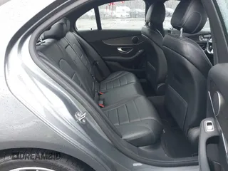 2019 Mercedes-Benz C 300 z VIN 55SWF8EBXKU291272, wystawiony jako IAAI lot #41976071 z przebiegiem 59 100 mil mil oraz . Historia ofert i sprzedaży dostępna na DreamBid. Obrazek 8.