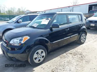 2011 Kia Soul with VIN KNDJT2A11B7231398, listed as a IAAI auction lot 42081734 with 107,077 mi miles and . Bid and sale history available at DreamBid. Image 2.