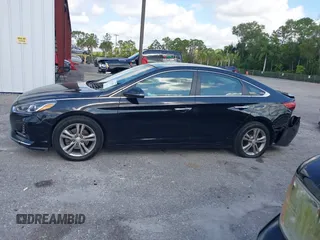 2018 Hyundai Sonata Limited z VIN 5NPE34AF1JH673228, wystawiony jako IAAI lot #42331266 z przebiegiem 252 590 mil mil oraz . Historia ofert i sprzedaży dostępna na DreamBid. Obrazek 14.