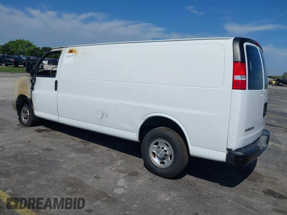 2021 Chevrolet Express Cargo with VIN 1GCWGBFP1M1267945, listed as a IAAI auction lot 38745449 with Not provided miles and . Bid and sale history available at DreamBid. Image 3.