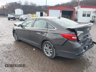 2015 Hyundai Sonata SE z VIN 5NPE24AF5FH184549, wystawiony jako IAAI lot #41132530 z przebiegiem 123 031 mil mil oraz . Historia ofert i sprzedaży dostępna na DreamBid. Obrazek 3.