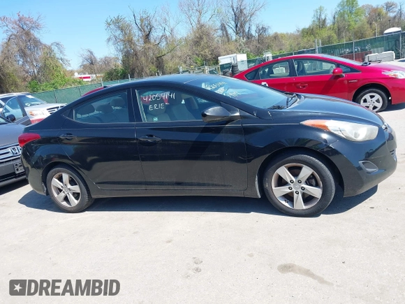 2013 Hyundai Elantra GLS z VIN KMHDH4AE6DU928322, wystawiony jako IAAI lot #42054141 z przebiegiem 147 986 mil mil oraz . Historia ofert i sprzedaży dostępna na DreamBid. Obrazek 13.