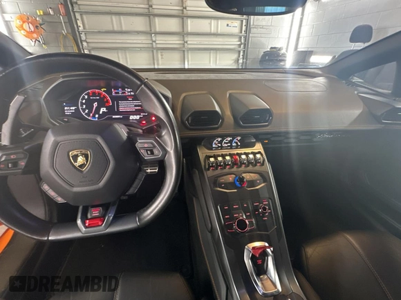 2016 Lamborghini Huracan z VIN ZHWUC2ZFXGLA04796, wystawiony jako Copart lot #45041295 z przebiegiem 23 094 mil mil oraz Czysty tytuł • Clean title. Historia ofert i sprzedaży dostępna na DreamBid. Obrazek 9.