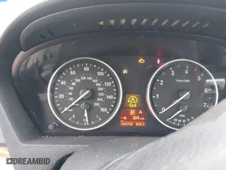 2007 BMW X5 3.0si with VIN 5UXFE43577L014625, listed as a IAAI auction lot 41325492 with 200,769 mi miles. Bid and sale history available at carsss.com. Image 7.