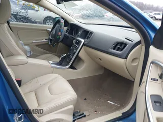 2014 Volvo S60 T5 z VIN YV1612FH1E2274829, wystawiony jako IAAI lot #41712251 z przebiegiem 87 269 mil mil oraz . Historia ofert i sprzedaży dostępna na DreamBid. Obrazek 5.