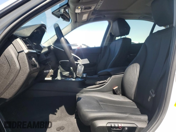 2015 BMW 3 Series 328i с VIN WBA3A5G51FNS86961, выставлен на аукционе Copart как лот 56124965 с пробегом 64 156 миль миль и Списание • Salvage title. История ставок и продаж доступна на DreamBid. Изображение 7.