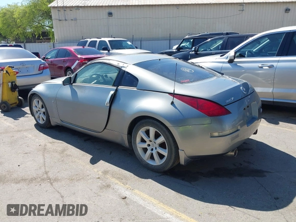 2005 Nissan 350Z 35th Anniversary Edition z VIN JN1AZ34D15M608766, wystawiony jako IAAI lot #41852248 z przebiegiem 261 809 mil mil oraz . Historia ofert i sprzedaży dostępna na DreamBid. Obrazek 3.