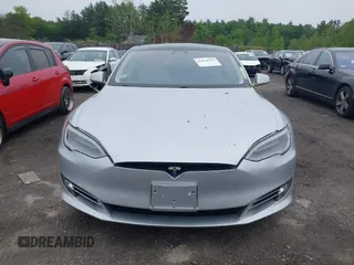 2018 Tesla Model S 75D с VIN 5YJSA1E26JF264767, выставлен на аукционе IAAI как лот 42434614 с пробегом 38 054 миль миль и . История ставок и продаж доступна на DreamBid. Изображение 13.