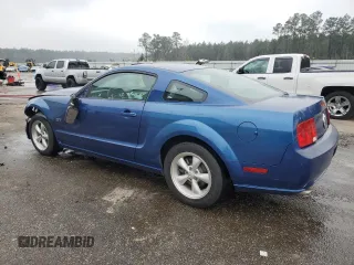 2008 Ford Mustang GT Deluxe with VIN 1ZVHT82H785193240, listed as a Copart auction lot 45702285 with 212,408 mi miles and Salvage Title. Bid and sale history available at carsss.com. Image 2.