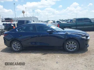 2021 Mazda 3 S z VIN JM1BPAAL6M1331460, wystawiony jako IAAI lot #42197743 z przebiegiem 53 972 mil mil oraz . Historia ofert i sprzedaży dostępna na DreamBid. Obrazek 13.