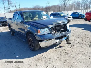 2004 Ford F-150 XLT with VIN 1FTRW12W44KD01717, listed as a IAAI auction lot 41252201 with 118,157 mi miles. Bid and sale history available at carsss.com. Image 1.