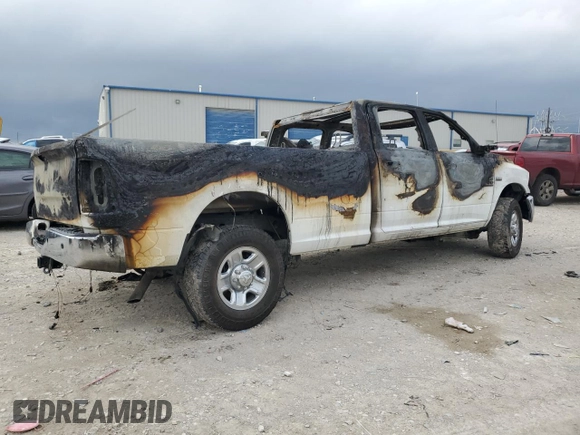 2017 Ram 2500 Tradesman z VIN 3C6TR5HT5HG663786, wystawiony jako Copart lot #79176704 z przebiegiem Nie podano mil oraz Nie do naprawy • Non repairable. Historia ofert i sprzedaży dostępna na DreamBid. Obrazek 3.