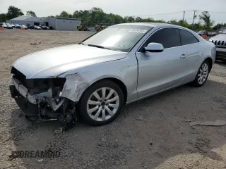 2012 Audi A5 Premium Plus z VIN WAULFAFR3CA001095, wystawiony jako Copart lot #56454265 z przebiegiem 188 289 mil mil oraz Szkoda całkowita • Salvage title. Historia ofert i sprzedaży dostępna na DreamBid. Obrazek 1.