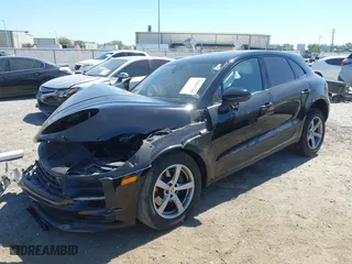 2019 Porsche Macan with VIN WP1AA2A58KLB00807, listed as a IAAI auction lot 41893729 with 73,808 mi miles. Bid and sale history available at carsss.com. Image 17.