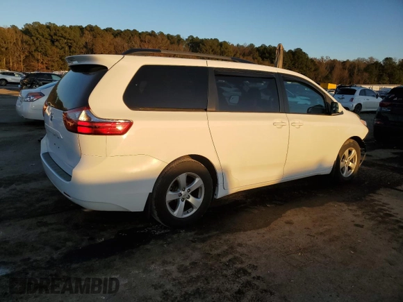 2015 Toyota Sienna LE AAS z VIN 5TDKK3DC4FS542670, wystawiony jako Copart lot #85658924 z przebiegiem 89 845 mil mil oraz Szkoda całkowita • Salvage title. Historia ofert i sprzedaży dostępna na DreamBid. Obrazek 3.