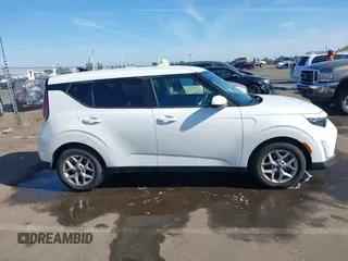 2024 Kia Soul S with VIN KNDJ23AU7R7227529, listed as a IAAI auction lot 42233767 with 28,410 mi miles and . Bid and sale history available at DreamBid. Image 13.