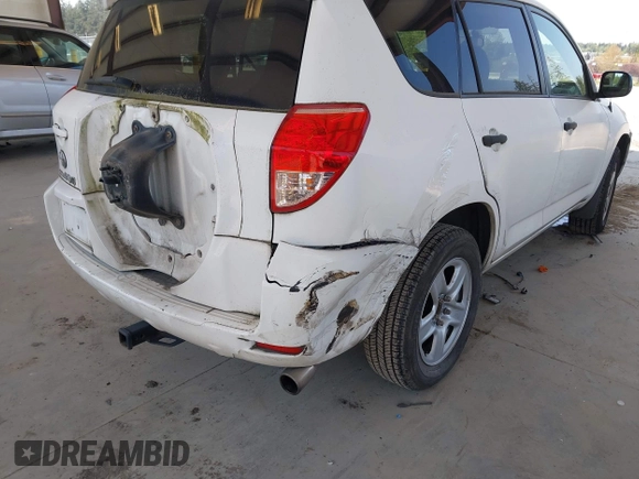 2007 Toyota RAV4 with VIN JTMZK33V075008199, listed as a IAAI auction lot 42111448 with 189,652 mi miles. Bid and sale history available at carsss.com. Image 6.