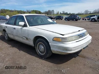 1997 Ford Crown Victoria z VIN 2FALP73W3VX234200, wystawiony jako IAAI lot #41856421 z przebiegiem 144 599 mil mil oraz . Historia ofert i sprzedaży dostępna na DreamBid. Obrazek 1.