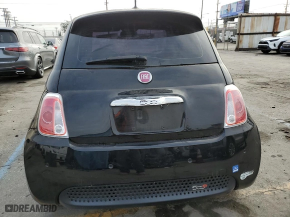2015 FIAT 500e with VIN 3C3CFFGE3FT642311, listed as a Copart auction lot 82676164 with 27,925 mi miles and Clean Title. Bid and sale history available at carsss.com. Image 6.