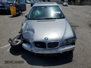2005 BMW 3 Series 330i with VIN WBAEV53485KM39295, listed as a Copart auction lot 61581235 with 185,054 mi miles and Salvage title. Bid and sale history available at DreamBid. Image 5.