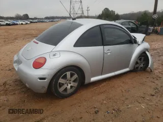 2004 Volkswagen New Beetle Coupe GLS with VIN 3VWCK31C54M414103, listed as a Copart auction lot 83652174 with 68,132 mi miles and Salvage Title. Bid and sale history available at carsss.com. Image 3.