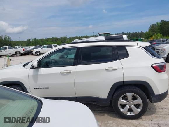 2018 Jeep Compass Latitude with VIN 3C4NJCBB3JT125517, listed as a IAAI auction lot 42132890 with 155,746 mi miles. Bid and sale history available at carsss.com. Image 14.