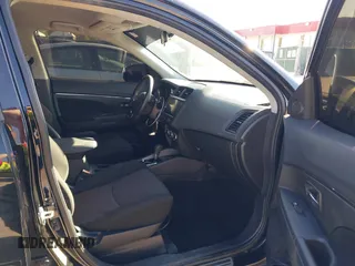 2019 Mitsubishi Outlander ES z VIN JA4AR3AU5KU016441, wystawiony jako IAAI lot #42122866 z przebiegiem 76 866 mil mil oraz . Historia ofert i sprzedaży dostępna na DreamBid. Obrazek 5.