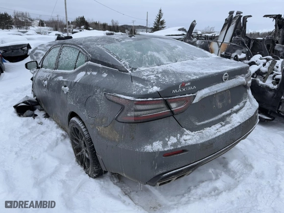 2020 Nissan Maxima SL with VIN 1N4AA6DV1LC380260, listed as a Copart auction lot 43796625 with 204,539 mi miles and Salvage Title. Bid and sale history available at carsss.com. Image 2.