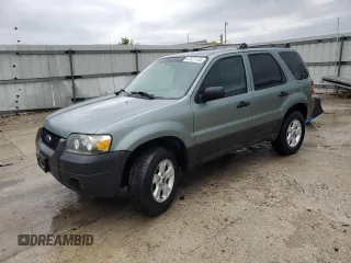 2005 Ford Escape XLT with VIN 1FMYU93185KC53090, listed as a Copart auction lot 57637135 with Not provided miles and Salvage title. Bid and sale history available at DreamBid. Image 1.