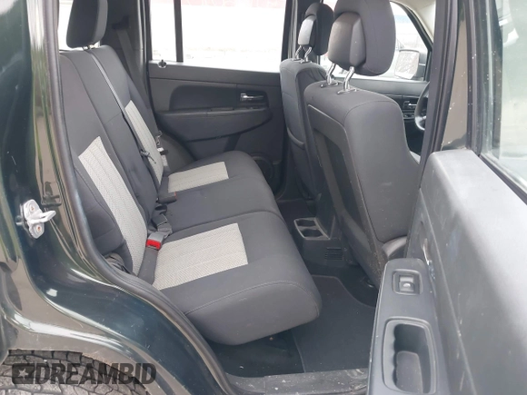 2010 Jeep Liberty Sport with VIN 1J4PN2GK7AW176037, listed as a IAAI auction lot 42125070 with 178,872 mi miles. Bid and sale history available at carsss.com. Image 8.