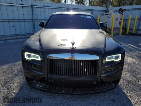 2015 Rolls-Royce Ghost z VIN SCA664S57FUX53185, wystawiony jako Copart lot #87426574 z przebiegiem 49 214 mil mil oraz Szkoda całkowita • Salvage title. Historia ofert i sprzedaży dostępna na DreamBid. Obrazek 5.