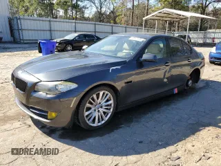 2011 BMW 5 Series 550i z VIN WBAFR9C59BC270466, wystawiony jako Copart lot #49462435 z przebiegiem 160 825 mil mil oraz Szkoda całkowita • Salvage title. Historia ofert i sprzedaży dostępna na DreamBid. Obrazek 1.