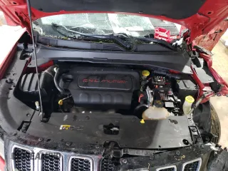 2020 Jeep Compass Limited z VIN 3C4NJDCB4LT131852, wystawiony jako Copart lot #56415665 z przebiegiem Nie podano mil oraz Szkoda całkowita • Salvage title. Historia ofert i sprzedaży dostępna na DreamBid. Obrazek 12.