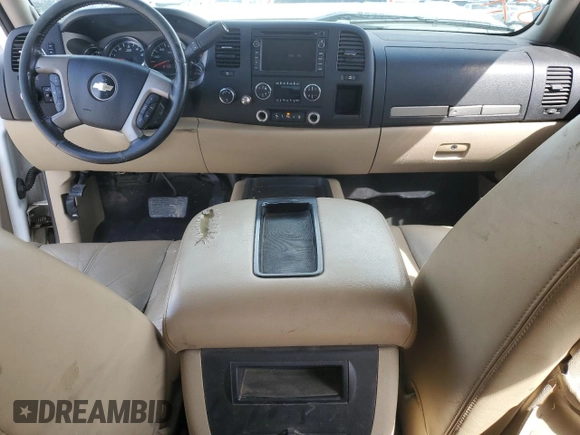 2011 Chevrolet Silverado 1500 LT with VIN 3GCPKSE36BG138213, listed as a Copart auction lot 52135275 with 305,791 mi miles and Salvage Title. Bid and sale history available at DreamBid. Image 8.