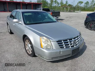 2008 Cadillac DTS 1SC z VIN 1G6KD57Y78U154332, wystawiony jako IAAI lot #42405503 z przebiegiem 108 470 mil mil oraz . Historia ofert i sprzedaży dostępna na DreamBid. Obrazek 6.