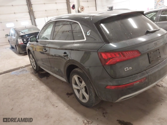 2020 Audi Q5 Premium Plus with VIN WA1BNAFY0L2013198, listed as a IAAI auction lot 41088696 with 71,334 mi miles. Bid and sale history available at carsss.com. Image 3.